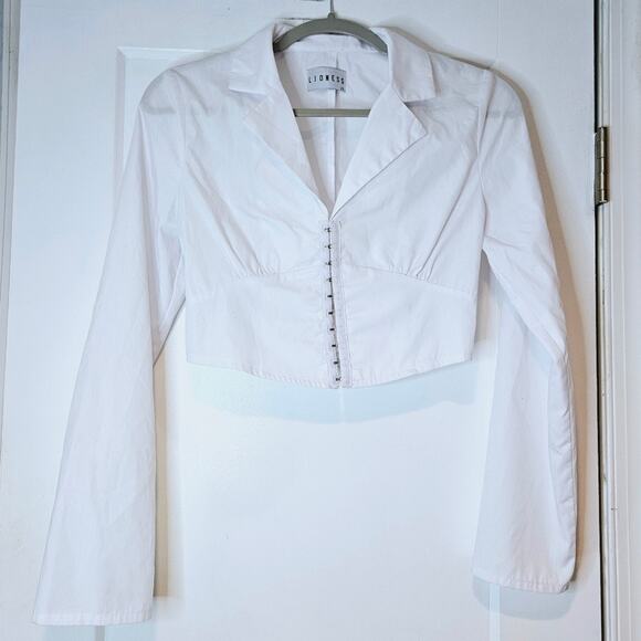 Lioness Long Sleeve Crop Top With Hook And Eye Closure - Picture 2 of 6